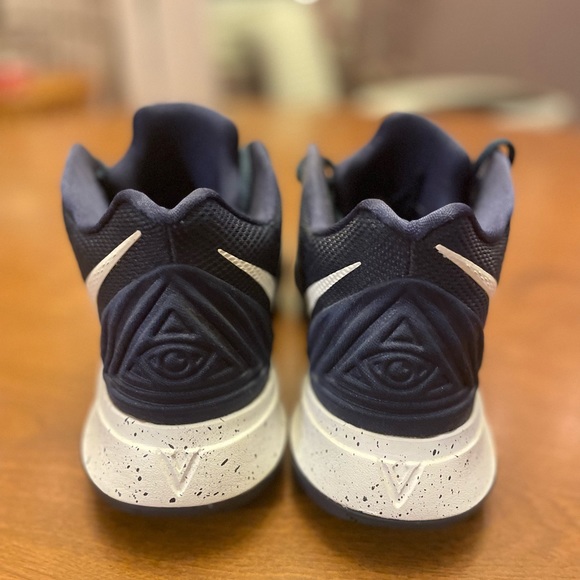 Nike basketball. Kyrie Irving basketball shoes, navy and white, only worn once. - Picture 3 of 4